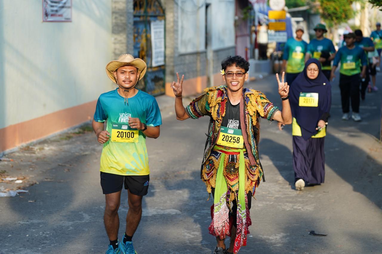 Peserta-Unisa-Charity-Fun-Run-2025-berlari-mengelilingi-kawasan-kampus-Unisa-Yogyakarta.jpg