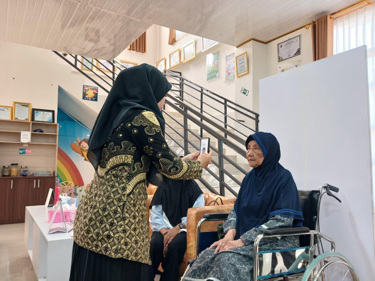 Calon Jemaah Haji 2026 Kulon Progo Mulai Jalani Perekaman Biometrik