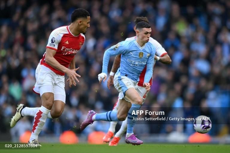 Phil-Foden-vs-William-Saliba-di-Liga-Inggris-antara-Manchester-City-vs-Arsenal-di-Stadion-Etihad.jpg