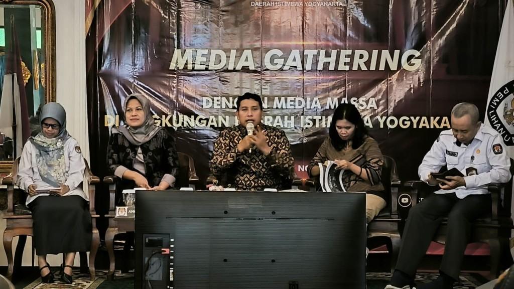 Pilkada-2024-di-DIY-Siap-Digelar-Logistik-Mulai-Didistribusikan-ke-Seluruh-KabupatenKota.jpg