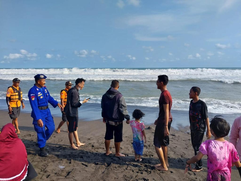 Polda-DIY-melalui-Ditpolairud-Polda-DIY-melakukan-pengamanan-di-sejumlah-titik-tempat-wisata.jpg