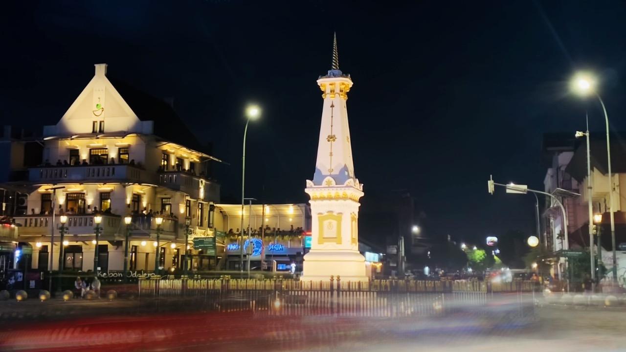 Potret-Tugu-Pal-Putih-atau-Tugu-Jogja.jpg