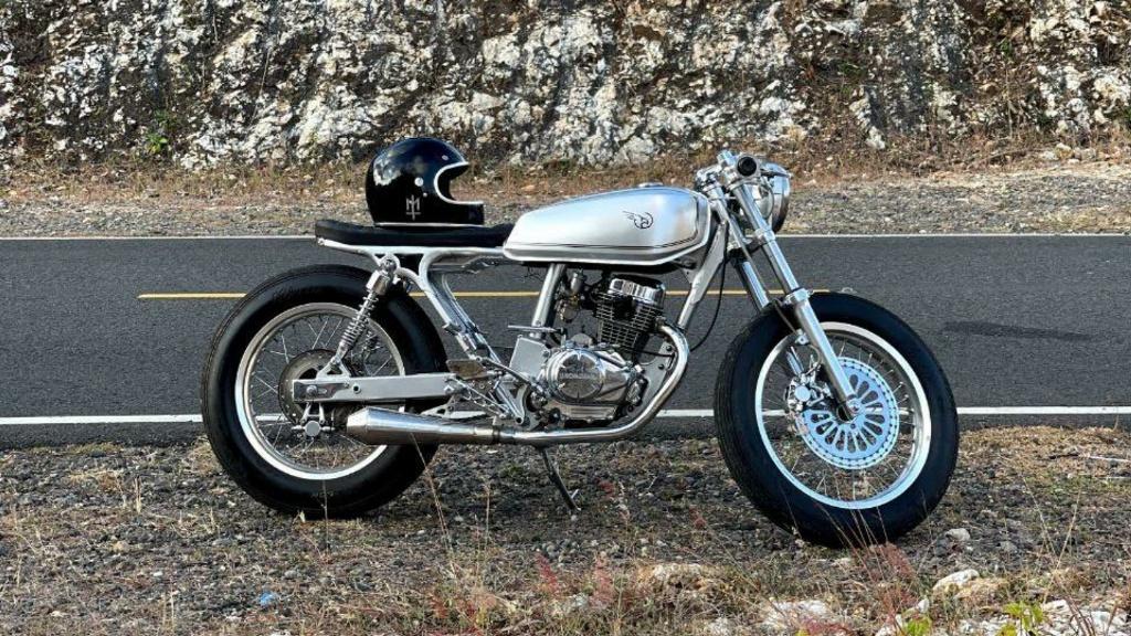 Proporsi-dan-Gaya-Balap-dalam-Cafe-Racer-Garapan-Mayeng-Custom-Garage.jpg
