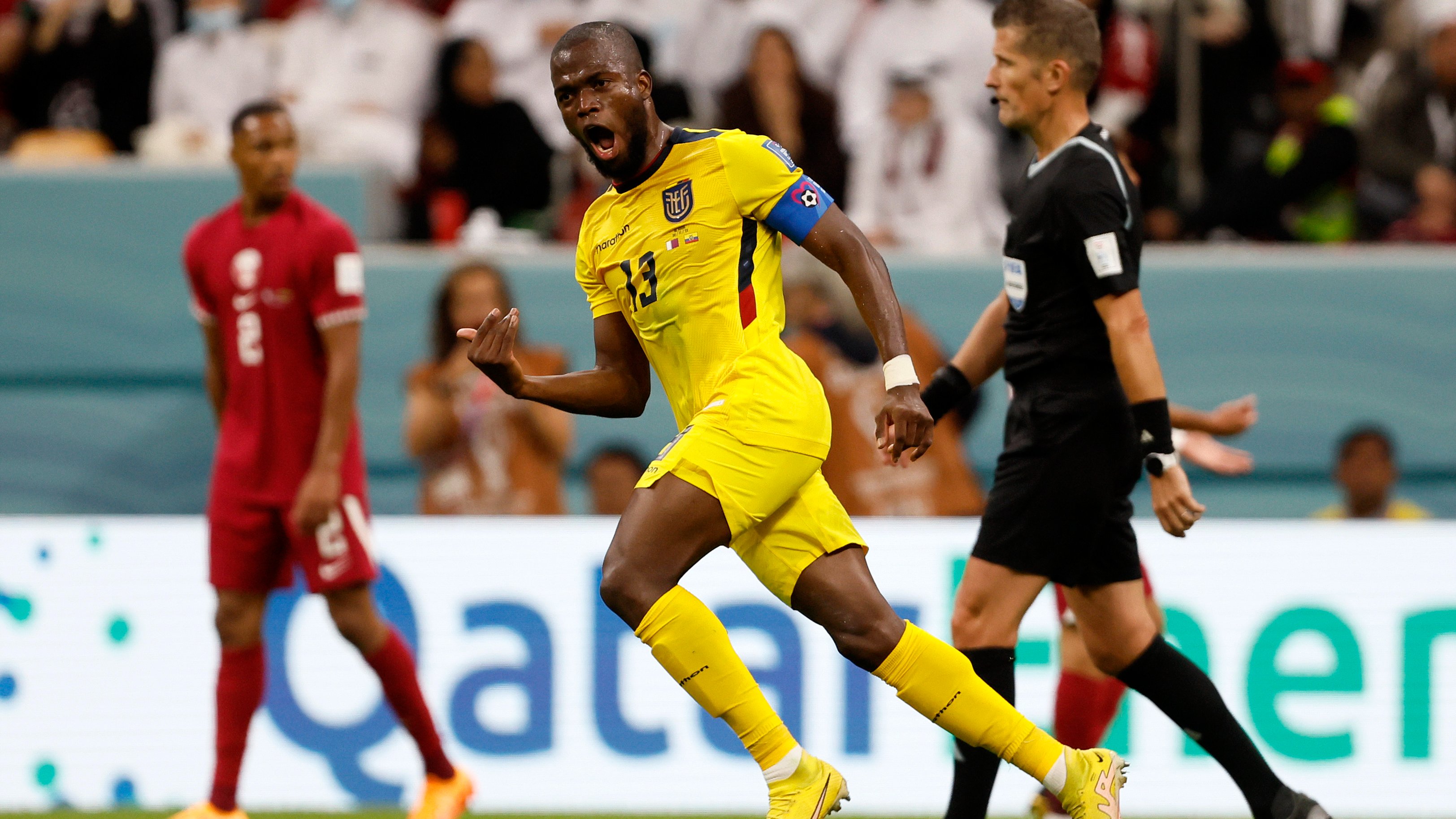 Qatar-0-2-Ekuador-Pertama-Kalinya-Tuan-Rumah-Kalah-di-Pertandingan-Pembuka-Piala-Dunia.jpg