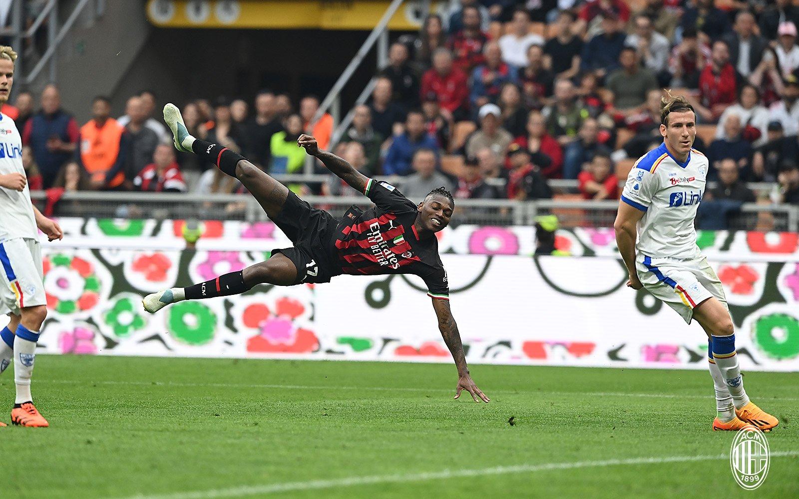Rafael-Leao-di-Liga-Italia-Serie-A-AC-Milan-vs-Lecce-yang-berakhir-2-0-di-San-Siro-Minggu-234.jpg