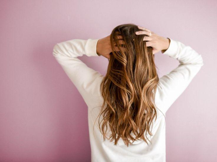 Manfaat Eksfoliasi Kulit Kepala, Bisa Atasi Masalah Ketombe 
