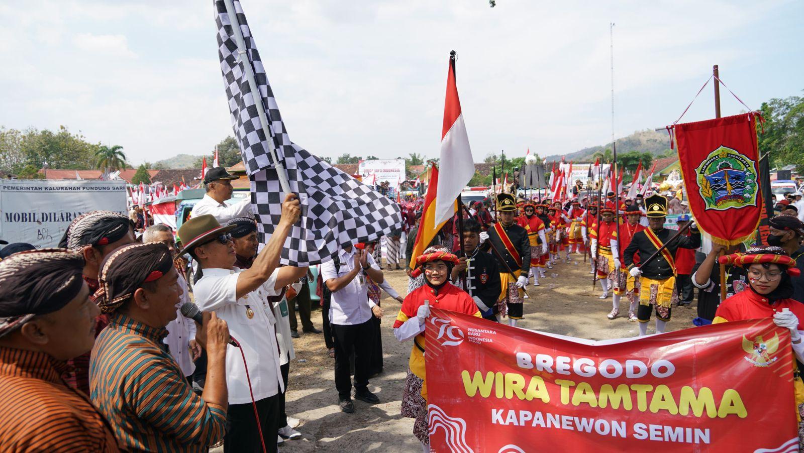 Ribuan-Penonton-Tumpah-Ruah-Saksikan-Kirab-Budaya-Kapanewon-Semin-Gunungkidul.jpg