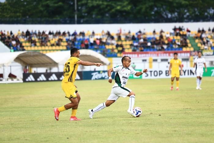 jogja/Riko-Simanjuntak-PSS-Sleman-vs-Barito-Putera.jpg