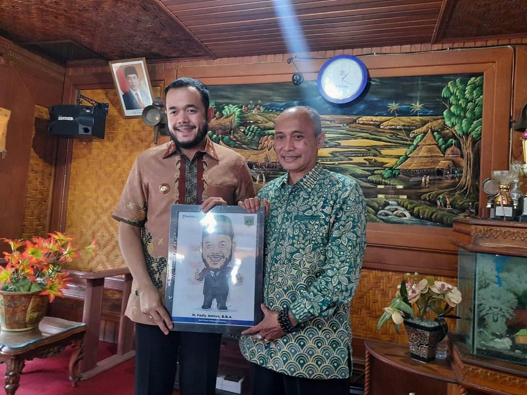 Sambangi Kota Padang Panjang, News Director Tribun Network Ajak Wali Kota Ngevlog