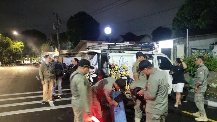 Satpol-PP-Ajukan-Kasus-Dugaan-Pelanggaran-4-Penjaja-Street-Coffee-di-Kotabaru-ke-Meja-Hijau.jpg