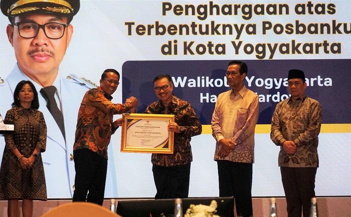 Seluruh-Kelurahan-di-Kota-Yogya-Punya-Posbankum-Warga-Diminta-Tak-Ragu-Manfaatkan-Layanan.jpg