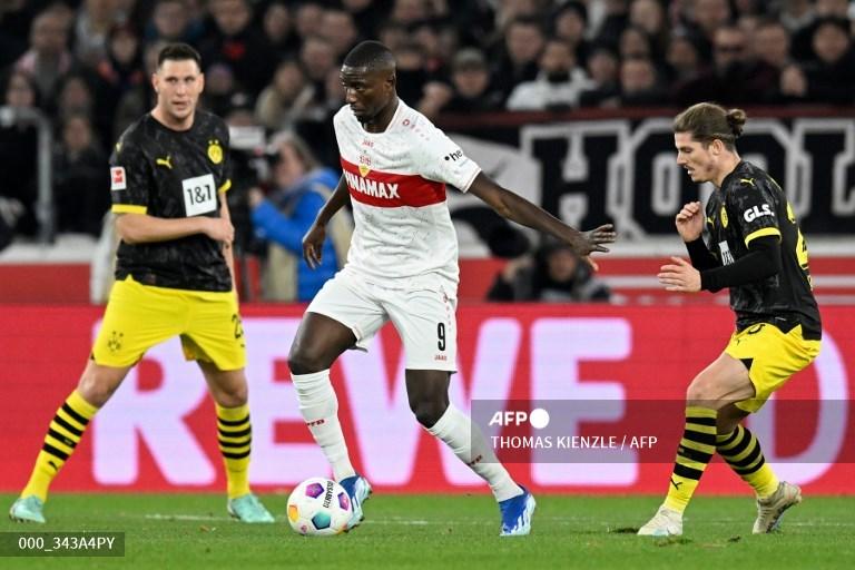 Serhou-Guirassy-vs-Marcel-Sabitzer-di-Bundesliga-Jerman-Stuttgart-vs-Borussia-Dortmund-di-Stuttgart.jpg