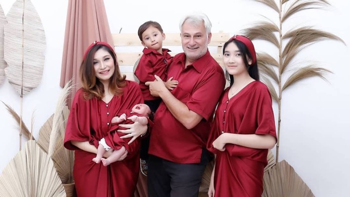 Siapa-Suami-Baby-Margaretha-Inilah-Profil-Christian-Bradach-Sosok-Ayah-yang-Mencintai-Buah-Hatinya.jpg