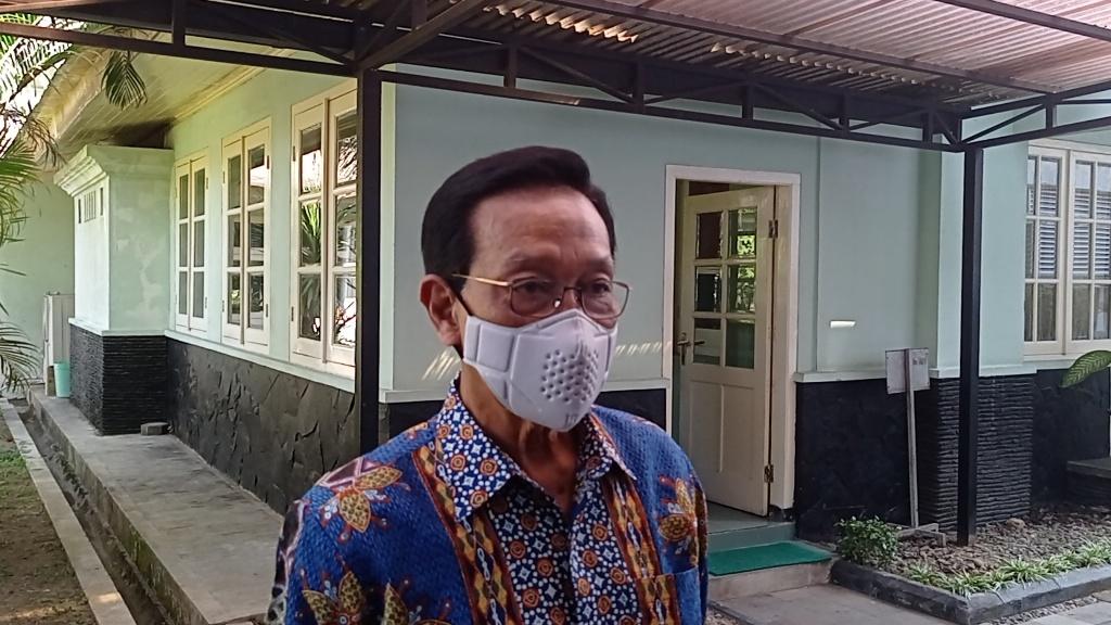 Soal-Dugaan-Pemaksaan-Berjilbab-Sri-Sultan-HB-X-Kepala-Sekolah-dan-3-Guru-Dinonaktifkan-Sementara.jpg