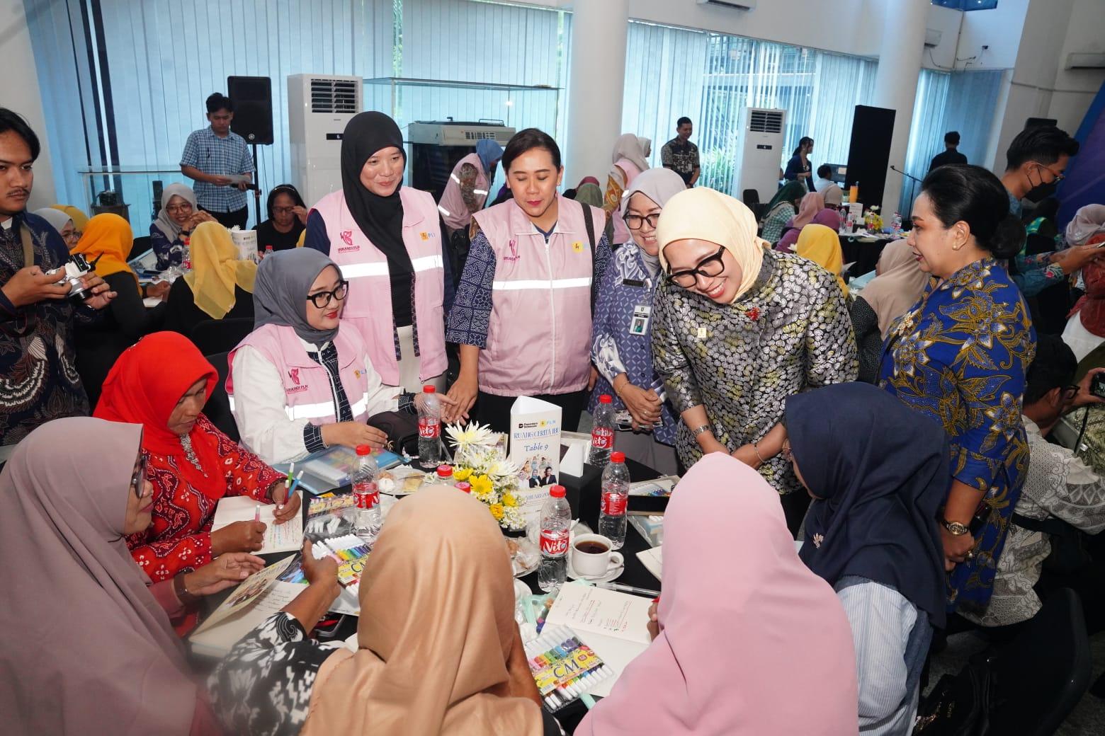 Srikandi-PLN-Hadirkan-Ruang-Cerita-Ibu-Dukung-Perempuan-Tumbuh-dan-Berdaya-di-Solo.jpg