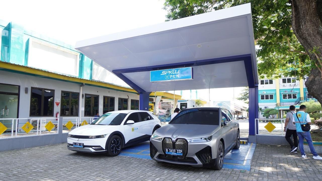 Stasiun-Pengisian-Listrik-Umum-SPKLU-milik-PLN.jpg