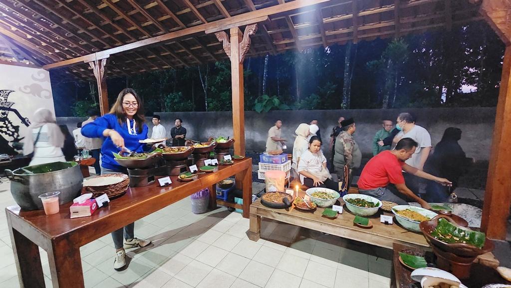 Suasana-De-Renjana-Nawasena-Resto-yang-berlokasi-di-kaki-Gunung-Merapi.jpg