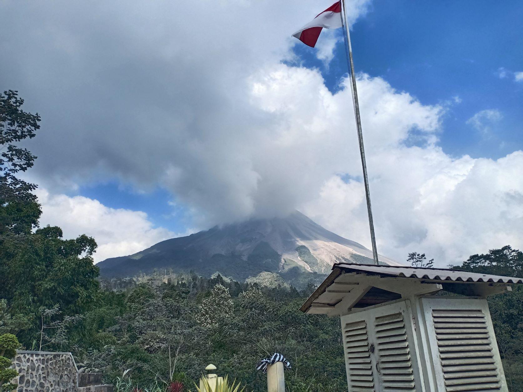 Suasana-Gunung-Merapi-dari-Pos-Babadan-Senin-1332023.jpg