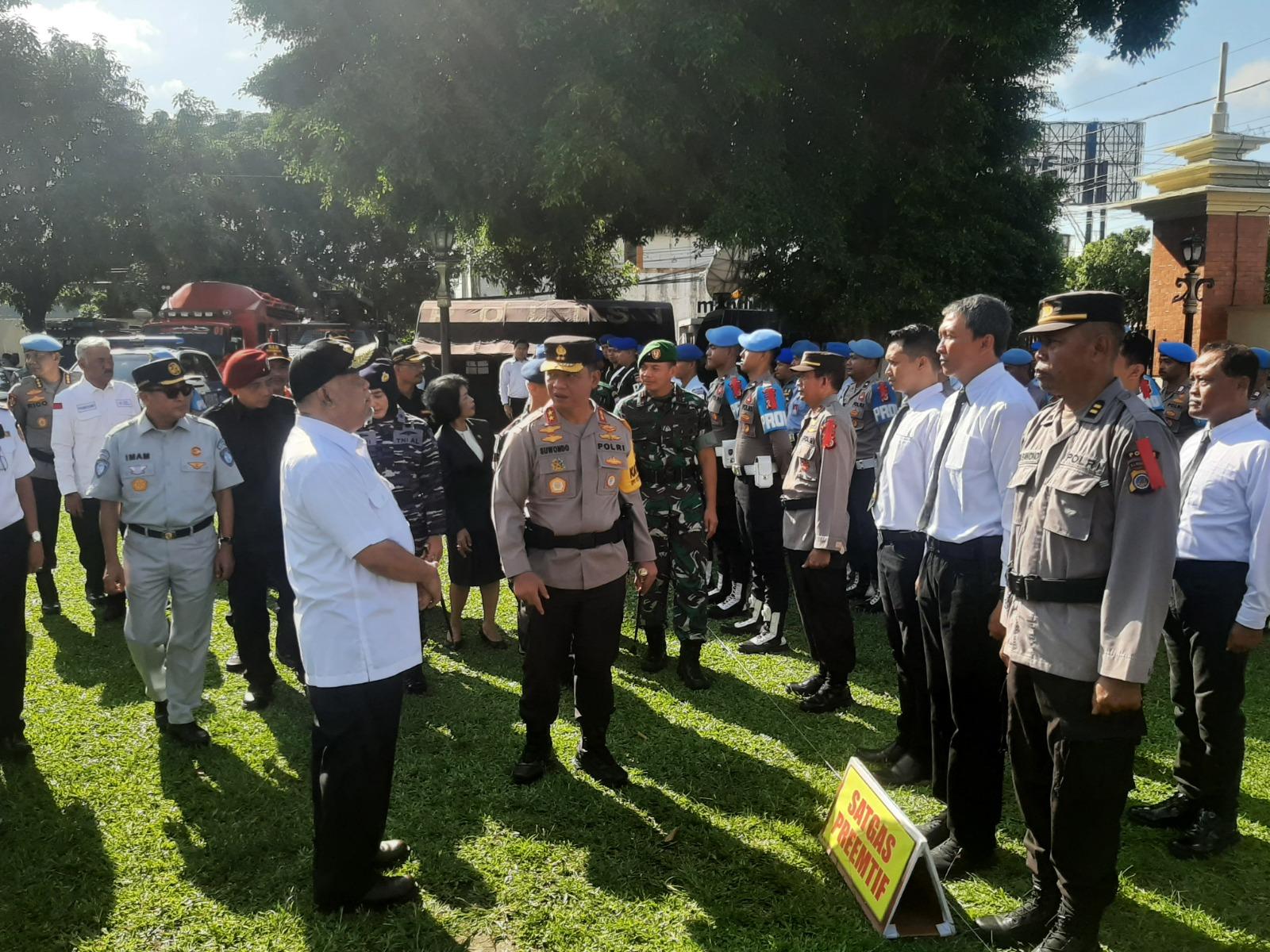 Suwondo-Nainggolan-saat-gelar-operasi-ketupat-2024.jpg