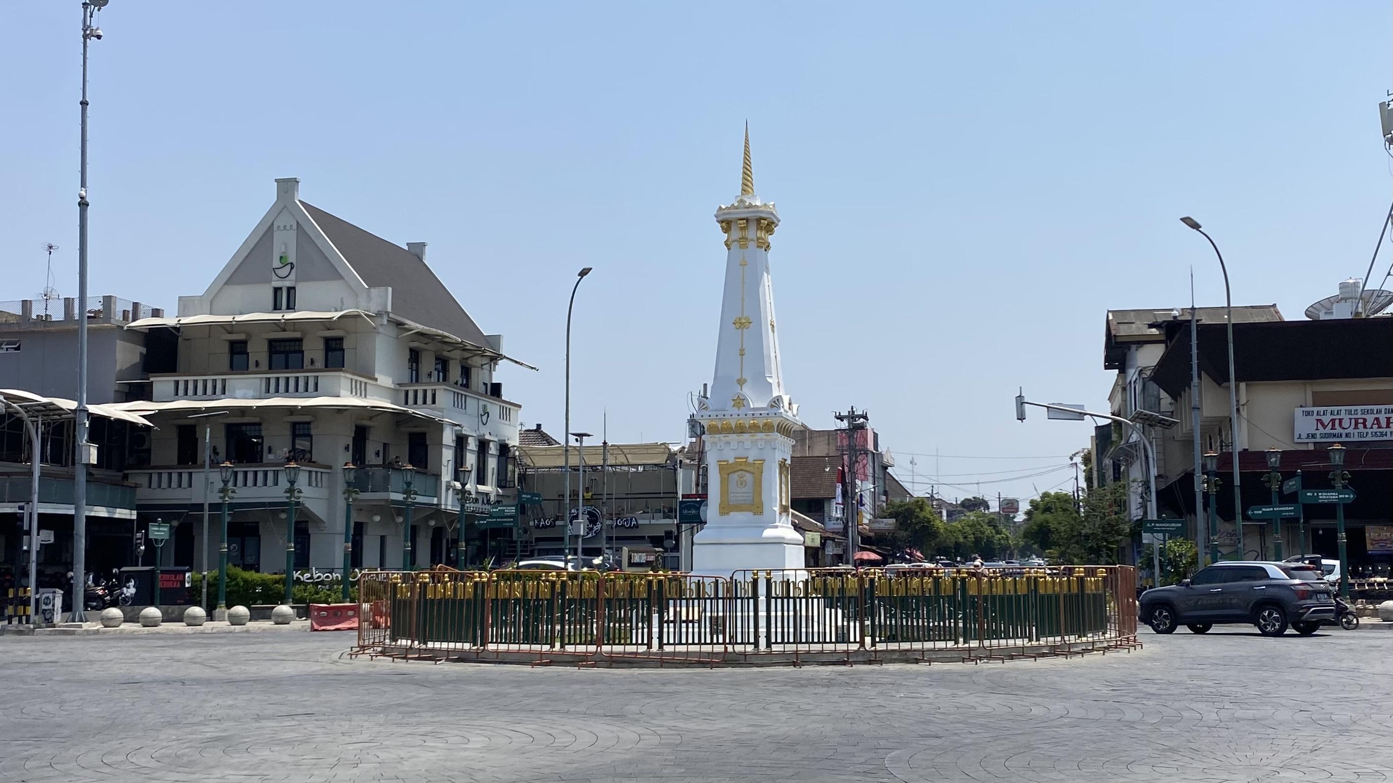 Tampak-Makin-Estetik-Pagar-Baru-Hiasi-Tugu-Pal-Putih-Yogya.jpg