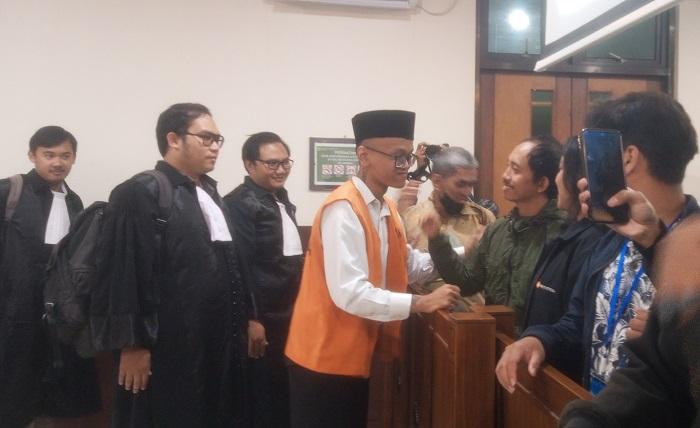 Tiga-Ahli-Bakal-Dihadirkan-di-Sidang-Aktivis-Perdana-ArieTermasuk-Ahli-Kimia.jpg