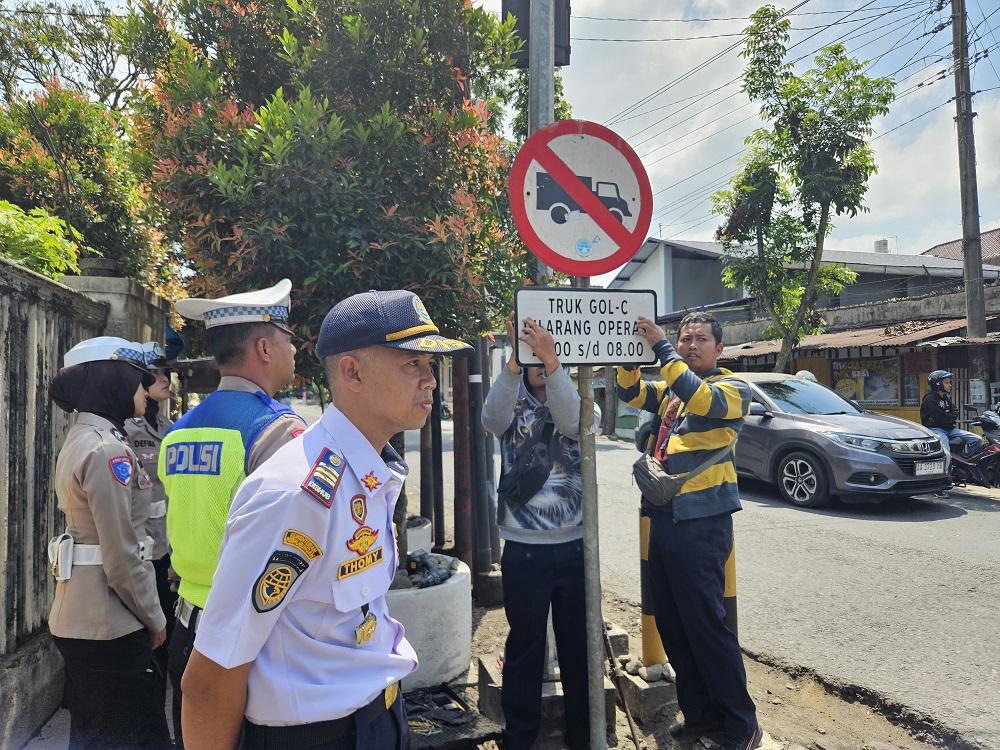 Truk Tambang Pasir Merapi di Magelang Dibatasi Jam Operasionalnya