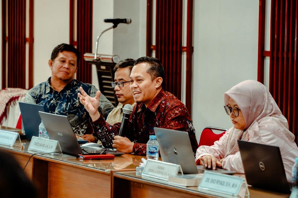 UAJY dan Badan Keahlian DPR RI Gelar FGD RUU Penyadapan