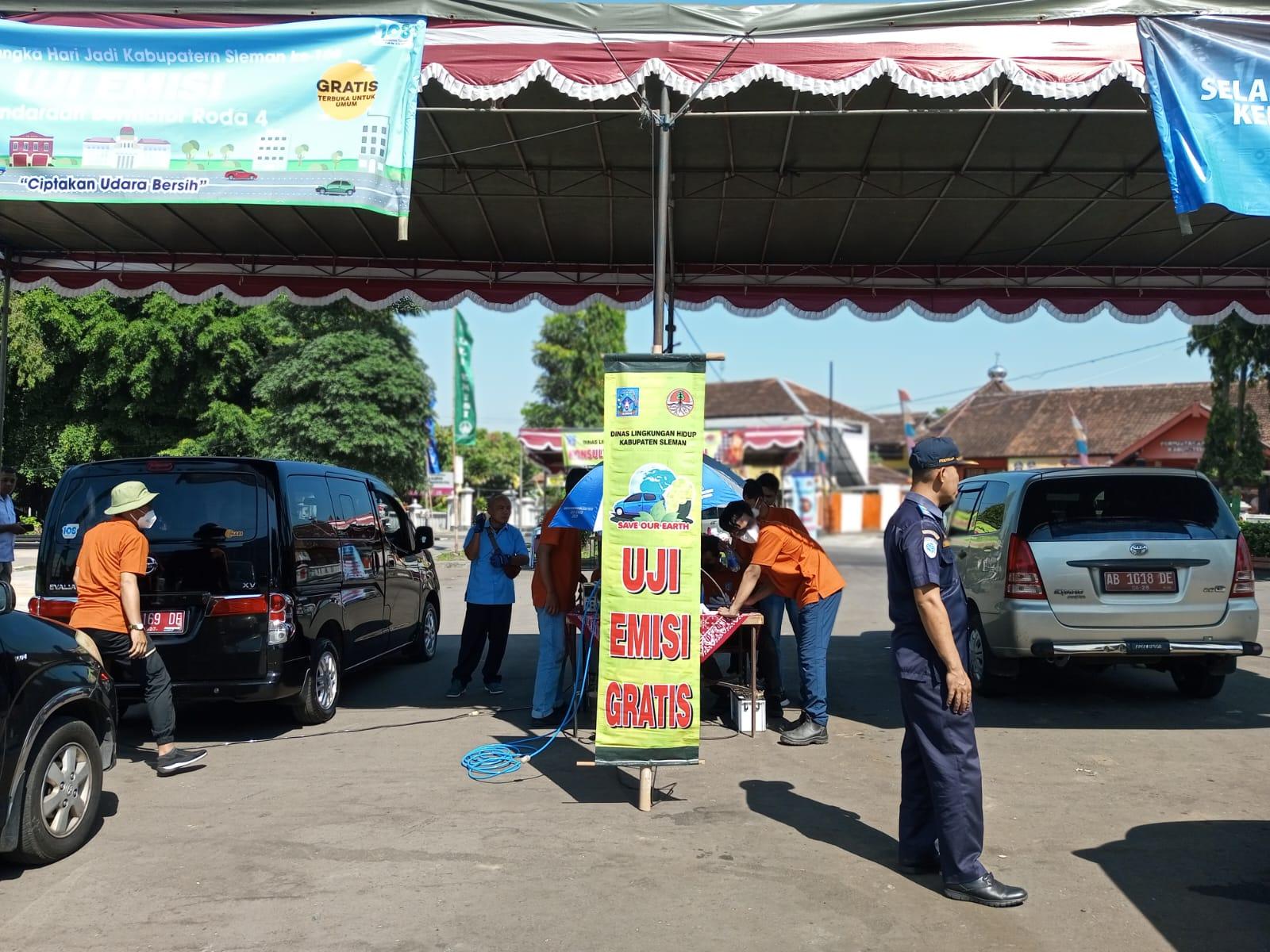 Uji-emisi-gratis-di-utara-lapangan-Denggung-752024.jpg
