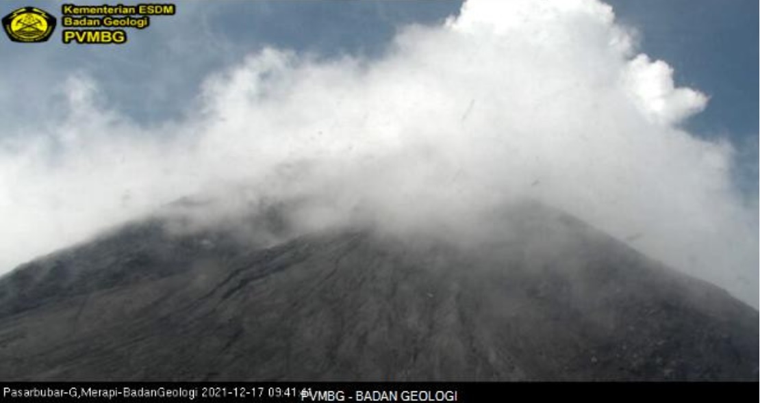 Visual-Gunung-Merapi-17-Desember-2021.jpg
