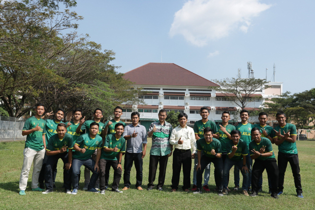 achmad-nurmandi-bersama-skuat-ps-hw-sebelum-pandemi-covid-19.jpg