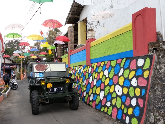 adopsi-wisata-di-malang-kaliurang-mulai-bersolek-dengan-cat-warna-warni_20180827_173835.jpg