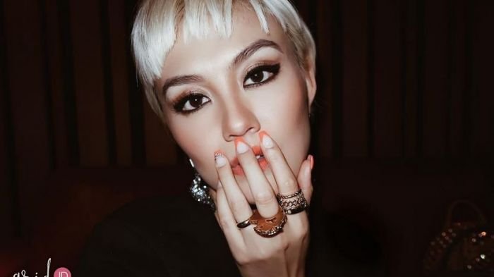 Wow! Agnez Mo Beri 'Kode' Apa yang Terjadi Antara Dia dan Chris Brown