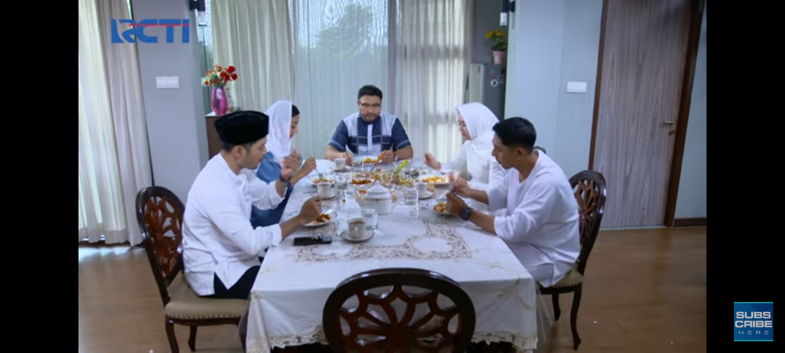 andin-dan-elsa-makan-bersama.jpg
