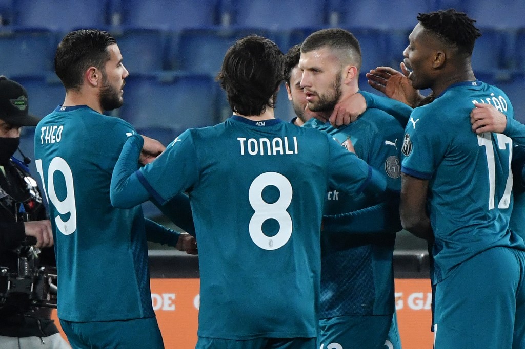ante-rebic-merayakan-gol-di-liga-italia-serie-a-as-roma-vs-ac-milan-pada-28-februari-2021.jpg