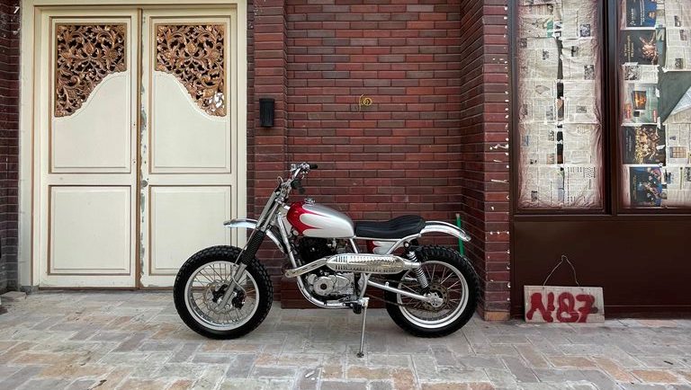 Bajaj Pulsar 180 DTSi Berubah Tampilan, Makin Gahar Usung Modifikasi Vintage Scrambler