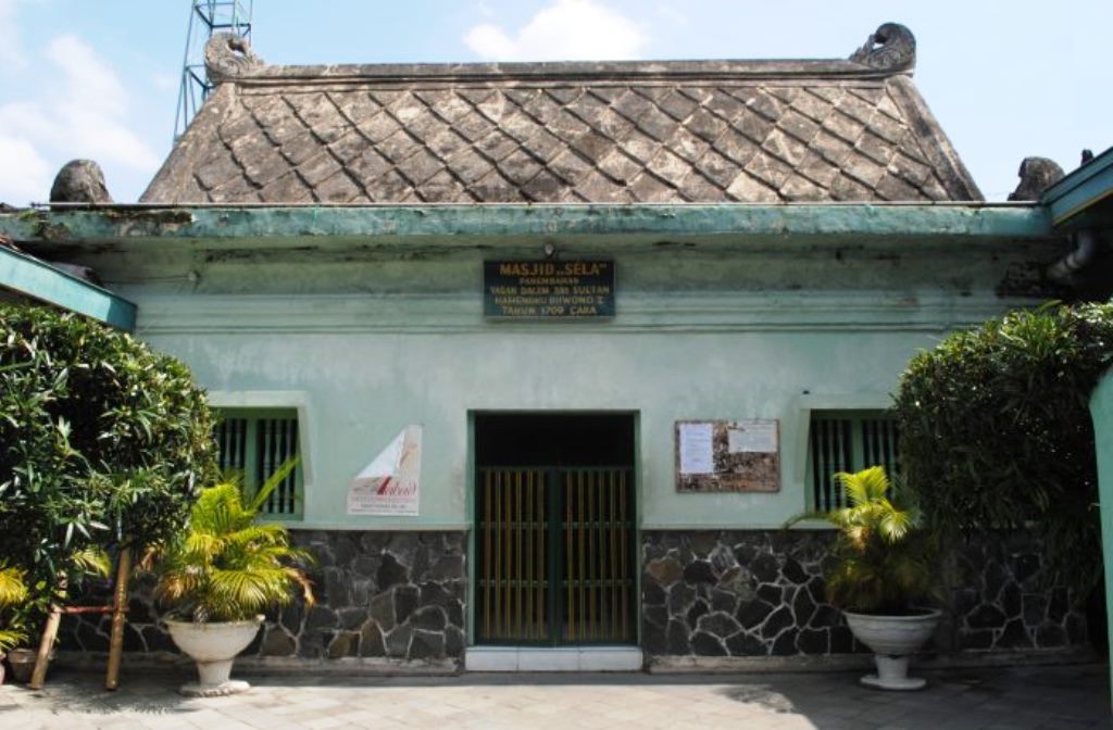 bangunan-masjid-sela.jpg