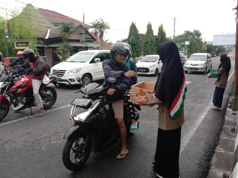 bantu-warga-palestina-pelajar-di-gunungkidul-gelar-penggalangan-dana.jpg