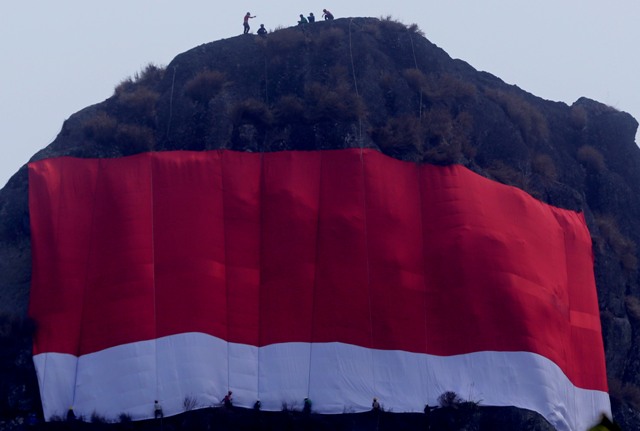 bendera-merah-putih-raksasa_20180813_143738.jpg