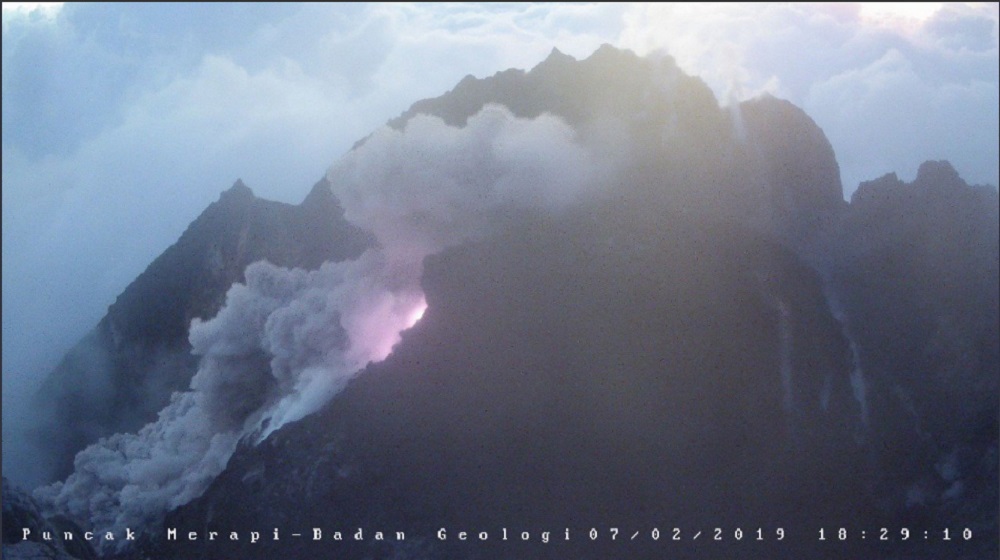 Gunung Merapi Luncurkan Awan Panas Guguran dan Lava Pijar, Perhatikan 6 Peringatan BPPTKG