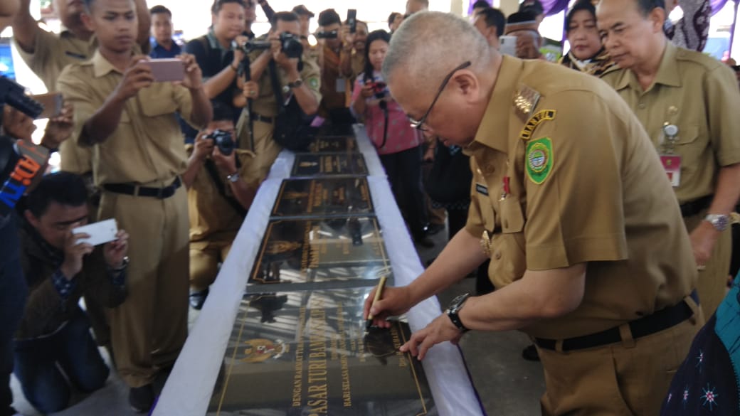 bupati-bantul-drs-suharsono-meresmikan-enam-pasar-rakyat-2.jpg