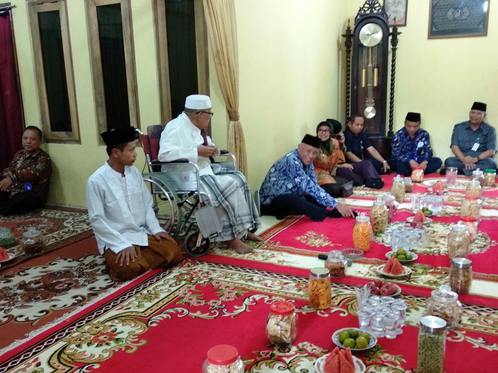 bupati-sleman-dan-jajaran-forkompinda-melakukan-silaturahmi-ke-sejumlah-tokoh-ulama_20180702_185206.jpg