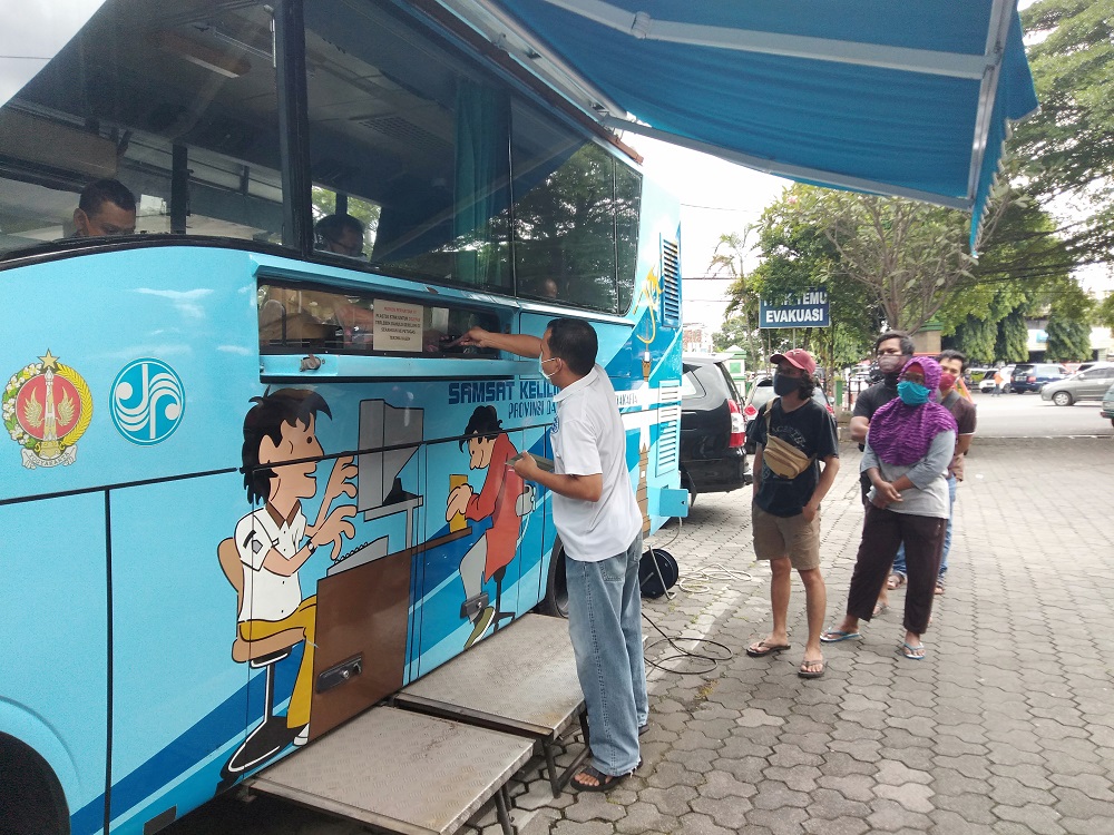 bus-samsat-kelilingkotayogyakarta-dioperasikan-kembali-di-sebelah-samsat-induk-kota-yogyakarta.jpg