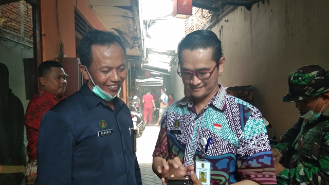 camat-gedongtengen-kiri-dan-dokter-kepala-puskemas-gedongtengen.jpg