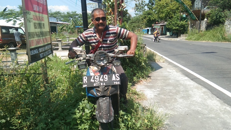 cerita-pakde-tos-klaten-parkir-motor-matik-selama-6-tahun-di-tepi-jalan-ternyata-ini-alasannya.jpg