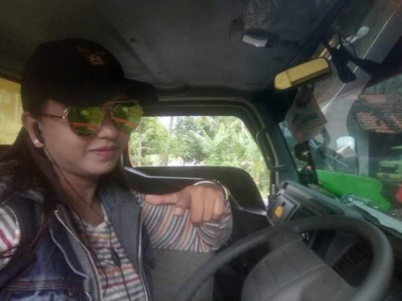 cewek-cantik-supir-truk2_20170319_193033.jpg
