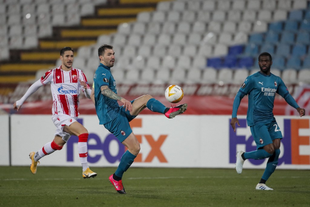 diego-falcinelli-alessio-romagnoli-fikayo-tomori-di-32-besar-liga-europa-red-star-vs-ac-milan.jpg