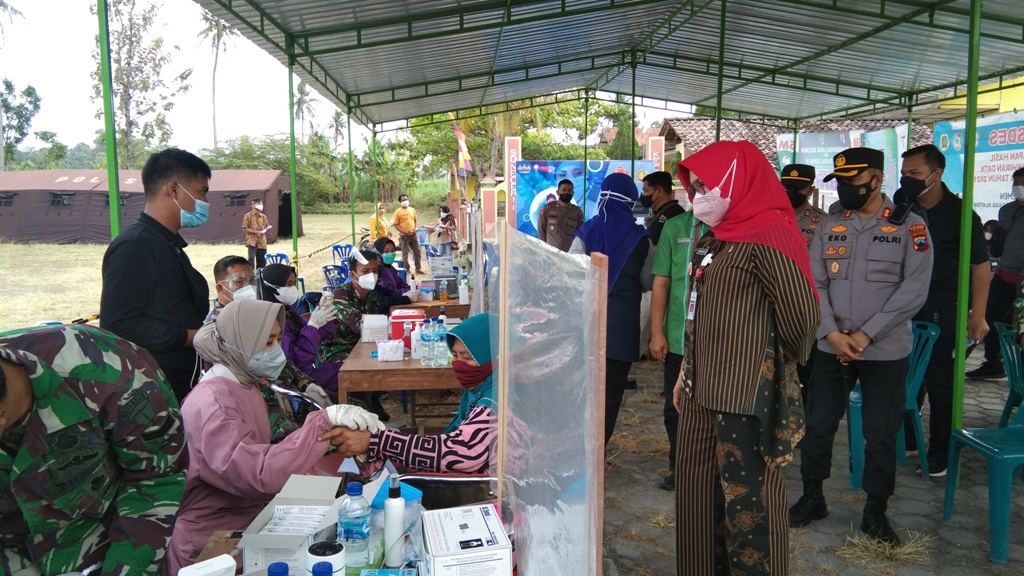 dorong-percepatan-vaksinasi-covid-19-ini-yang-dilakukan-bupati-klaten-sri-mulyani.jpg
