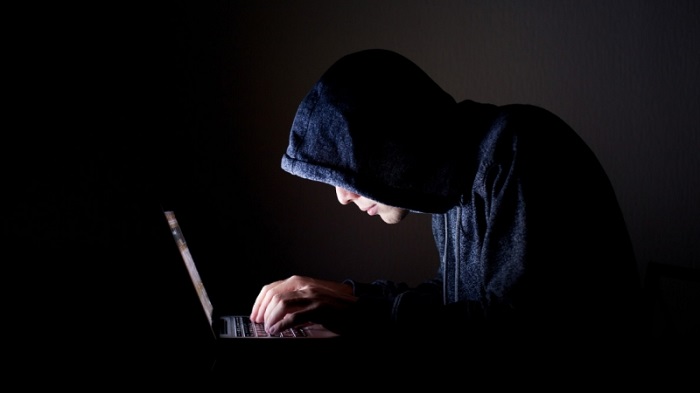 fbi-dan-polda-metro-jaya-tangkap-hacker-surabaya_20180313_192005.jpg