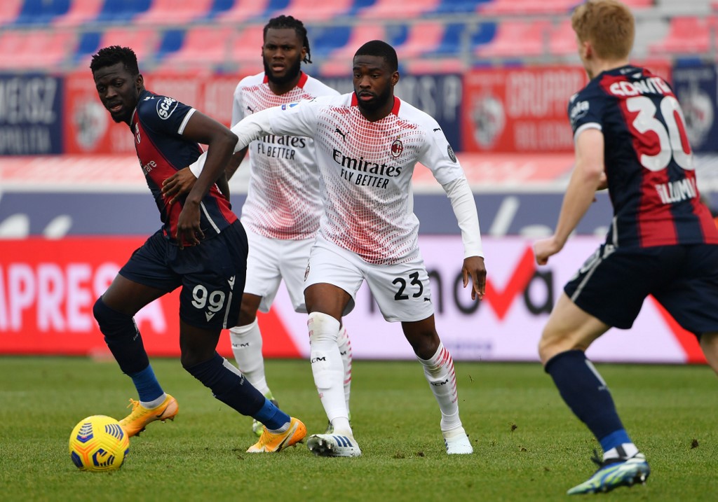 fikayo-tomori-dan-musa-barrow-di-liga-italia-serie-a-bologna-vs-ac-milan.jpg