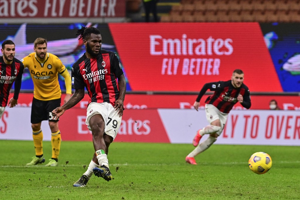 franck-kessie-mencetak-penalti-di-liga-italia-serie-a-ac-milan-vs-udinese-pada-3-maret-2021.jpg